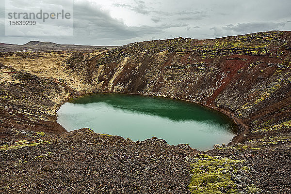 Kerid-Krater  ein vulkanischer Kratersee in der Region Grimsnes; Island