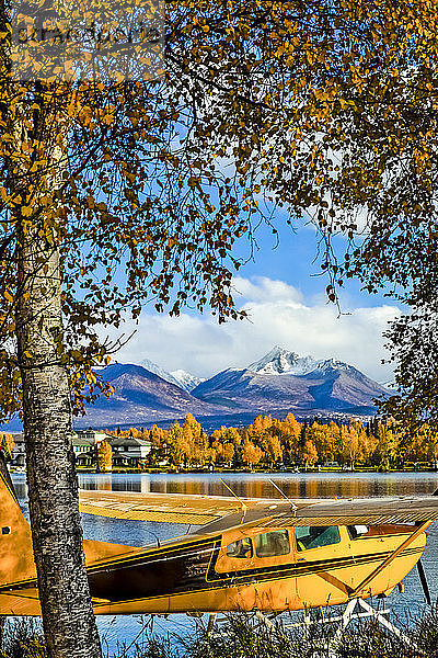 Wasserflugzeug an der Lake Hood Seaplane Base  Anchorage  Southcentral Alaska  Herbst