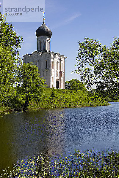 Kirche der Fürbitte des Flusses Nerl (1165)  nördlich von Wladimir; Russland