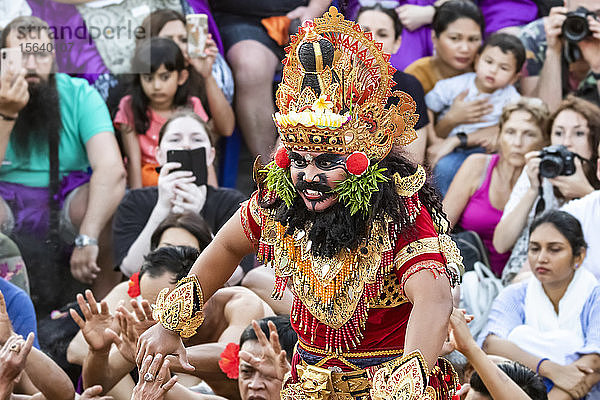 Kecak-Tanzvorführung; Uluwatu  Bali  Indonesien