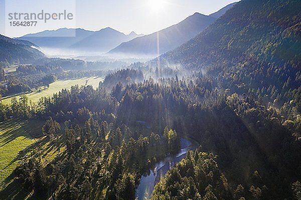 Fluss Jachen  Jachenau bei Lenggries  Isarwinkel  Luftbild  Oberbayern  Bayern  Deutschland  Europa