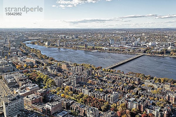 Blick vom Prudential Tower auf Back Bay  Charles River und Harvard Bridge  Boston  Massachusetts  Neuengland  USA  Nordamerika