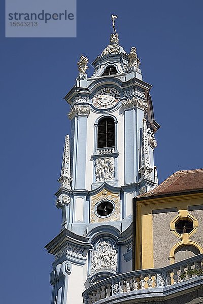 Turm der Stiftskirche  Stift Dürnstein  Dürnstein  Wachau  Niederösterreich  Österreich  Europa