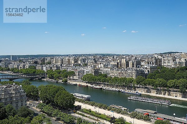 Stadtansicht mit Fluss Seine  Blick vom Eiffelturm  Paris  Frankreich  Europa