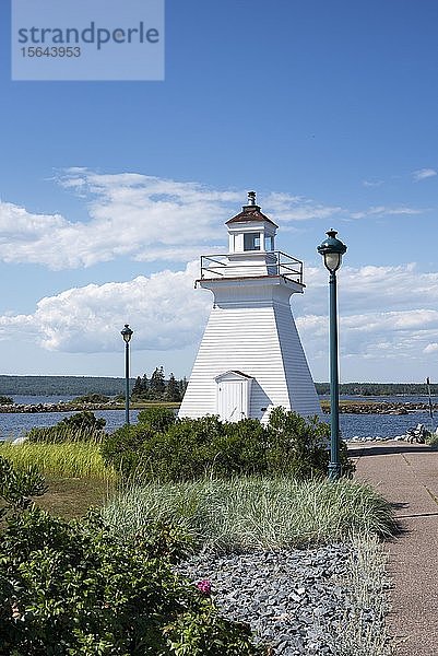 Leuchtturm im Port Medway Lighthouse Park  Nova Scotia  Kanada  Nordamerika