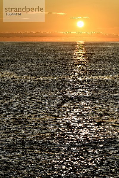 Sonnenaufgang  Porto Moniz  Insel Madeira  Portugal  Europa