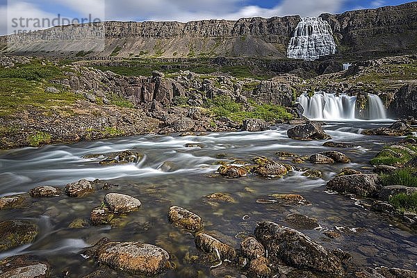 Wasserfall Dynjandi  Dynjandifoss  Fluss Dynjandisá  Langzeitbelichtung  Westfjorde  Island  Europa