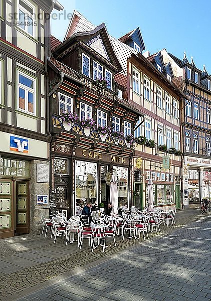 Café Vienna  historische Fachwerkhäuser  Altstadt von Wernigerode  Harz  Sachsen-Anhalt  Deutschland  Europa