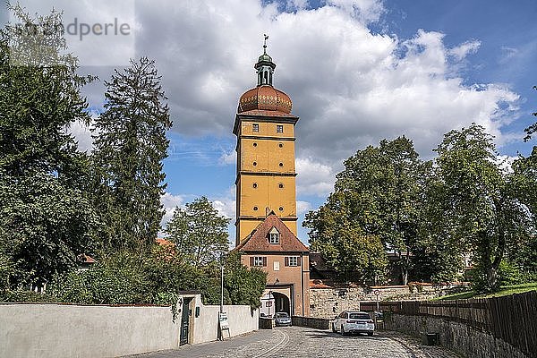 Das Segringer Tor in Dinkelsbühl  Mittelfranken  Bayern  Deutschland  Europa