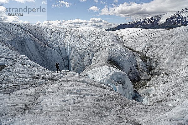 Gletschermühle  Root Glacier  Wrangell Mountains  Alaska  USA  Nordamerika