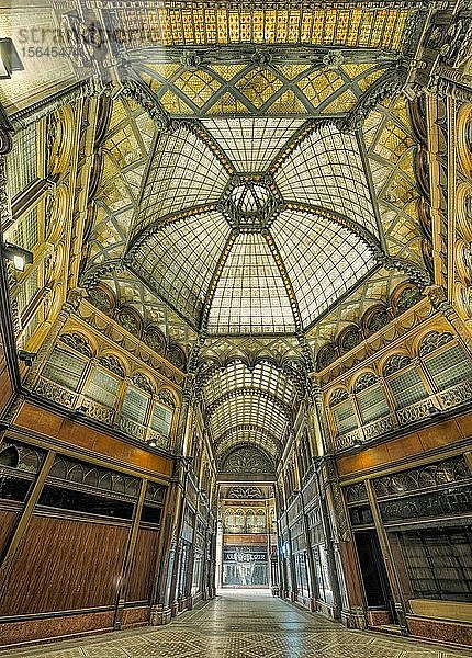 Pariser Hof  Art Nouveau  Innenansicht  Budapest  Ungarn  Europa