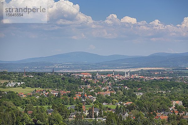 Ansicht von Zittau  Braunkohlegrube Turów im Hintergrund  Zittau  Sachsen  Deutschland  Europa