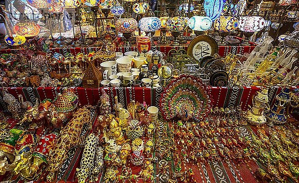 Mutrah Souq  Arabischer Markt  Traditioneller Basar  Mutrah  Muscat  Oman  Asien
