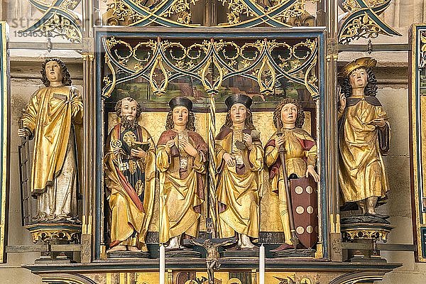 Altar der Heiligen Dreifaltigkeit in der katholischen Pfarrkirche St. Georg  Dinkelsbühl  Mittelfranken  Bayern  Deutschland  Europa