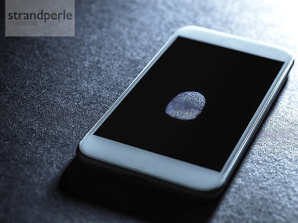 Zugriff auf ein Mobiltelefon mittels Fingerabdruck-Identität