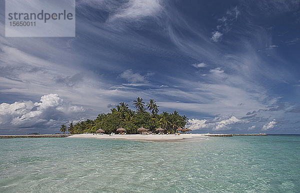 Tropische Insel im Ari-Atoll  Malediven  Südasien