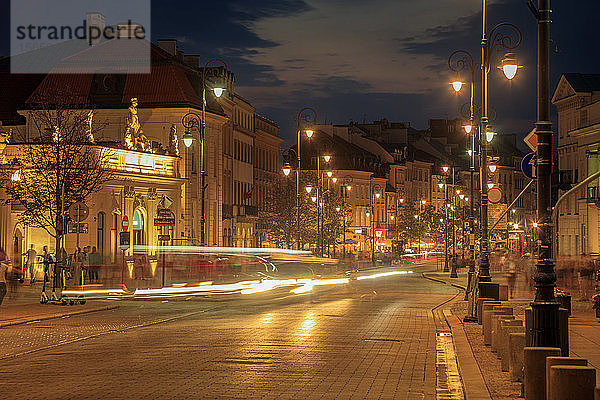 Krakowskie Przedmiescie bei Nacht in Warschau  Masowien  Polen