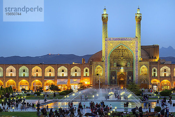 Masjed-e Imam Moschee bei Sonnenuntergang  Maydam-e Iman Platz  UNESCO Weltkulturerbe  Isfahan  Iran  Naher Osten
