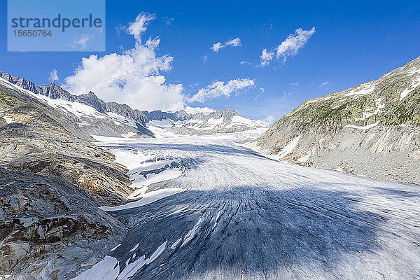 Eiszunge des Rhonegletschers im Sommer  Gletsch  Kanton Wallis  Schweiz