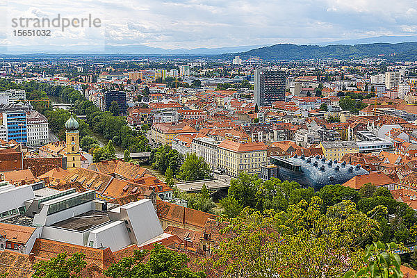 Blick auf das Stadtbild vom Uhrenturm aus  Graz  Steiermark  Österreich