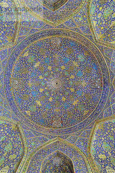 Iwan  Kuppel  Masjed-e Imam Moschee  Maydam-e Iman Platz  Isfahan  Iran  Naher Osten