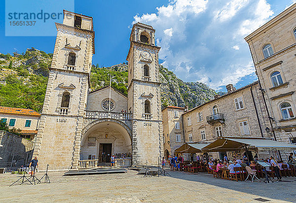 Blick auf die Kathedrale St. Tryphon  Altstadt  UNESCO-Weltkulturerbe  Kotor  Montenegro  Europa