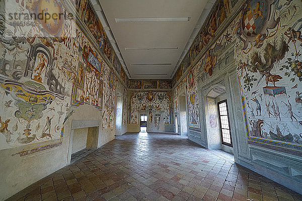 Fresken im Gauklersaal der Burg Torrechiara  Langhirano  Parma  Emilia-Romagna  Italien  Europa