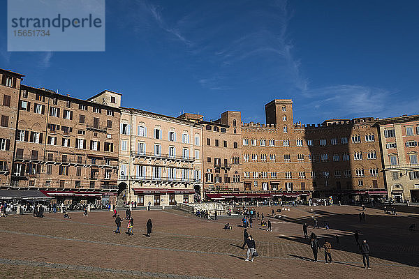 Ein Blick auf die Piazza del Campo  UNESCO-Weltkulturerbe  Siena  Toskana  Italien