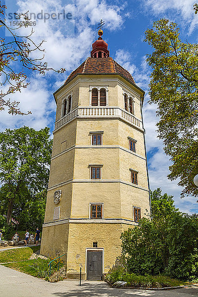 Blick auf den Glockenturm in der Nähe der Burg  Graz  Steiermark  Österreich