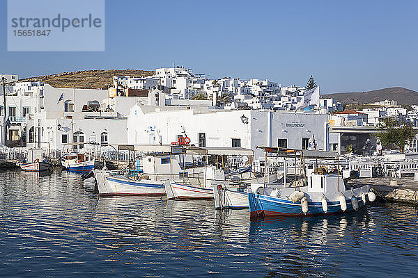 Fischerboote  Alter Hafen von Naoussa  Insel Paros  Kykladengruppe  Griechische Inseln  Griechenland