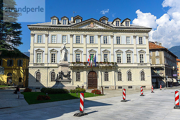 Italien  Piemont  Domodossola  das Rathaus
