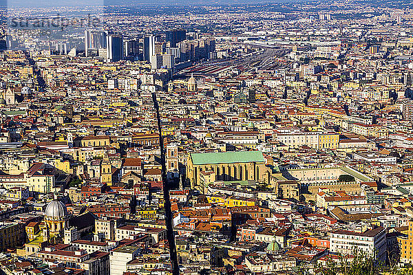 Italien  Kampanien  Neapel  Stadtbild vom Castel Sant'Elmo aus gesehen  spaccanapoli