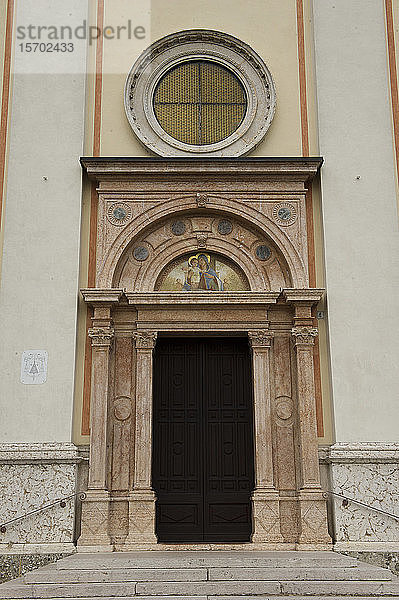 Europa  Italien  Lombardei  Arbeiterdorf Crespi d'Adda  Unesco-Kulturerbe  Pfarrkirche