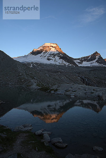 Italien  Aostatal  Nationalpark Gran Paradiso  Sonnenuntergang in Va