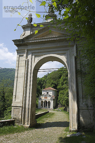 Italien  Lombardei  Sacro Monte di Varese  S. Ambrogio arch