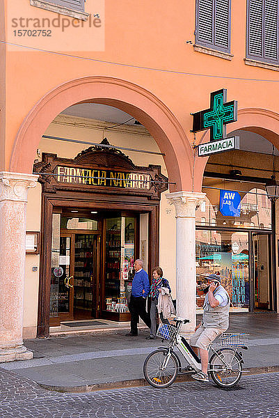 Europa  Italien  Emilia-Romagna  Ferrara  historische Apotheke