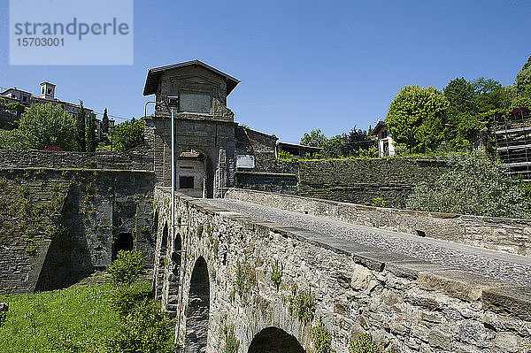 Die alte Oberstadt von Bergamo  Lombardei  Italien. Unesco-Welterbe  Tor S. Lorenzo (Garibaldi-Tor)