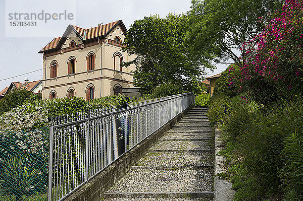 Europa  Italien  Lombardei  Arbeiterdorf Crespi d'Adda  Unesco-Kulturerbe. Arbeiterhäuser