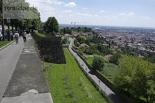 Die alte Oberstadt von Bergamo  Lombardei  Italien. Unesco-Welterbe  Plattform S. Grata