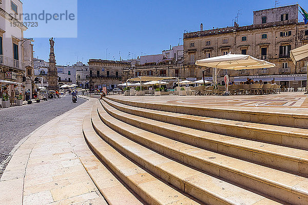 Italien  Apulien  Ostuni  Piazza della LibertÃ