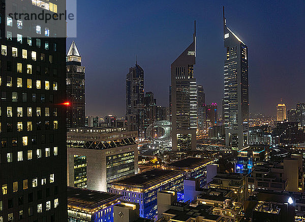 Nachtszene  Jumeirah Emirates Towers  Dubai  Vereinigte Arabische Emirate