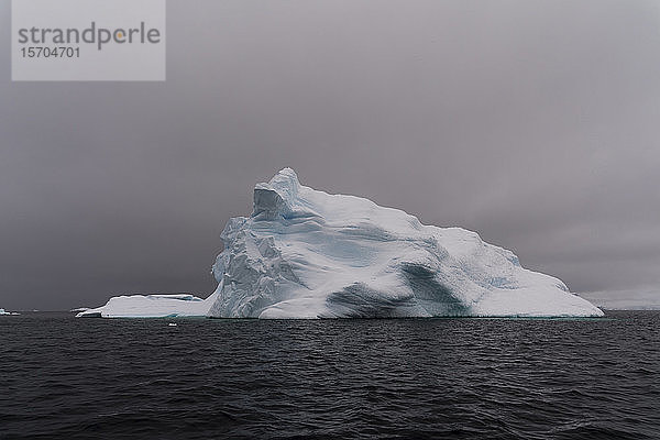 Eisberge  Portal Point  Antarktis