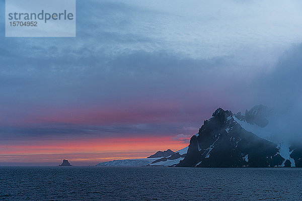 Englische Meerenge bei Sonnenuntergang  Antarktis