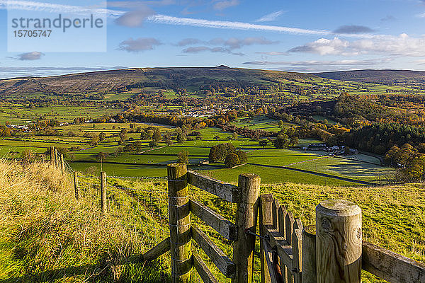 Blick auf Hope im Hope Valley  Derbyshire  Peak District National Park  England  Vereinigtes Königreich  Europa