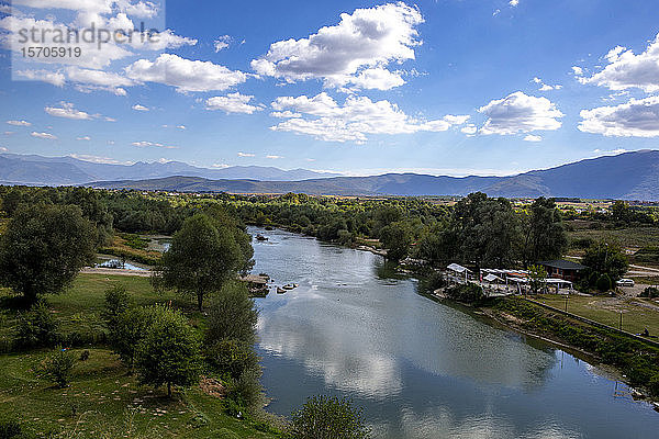 Fluss Drini bei Gjakove  Kosovo  Europa