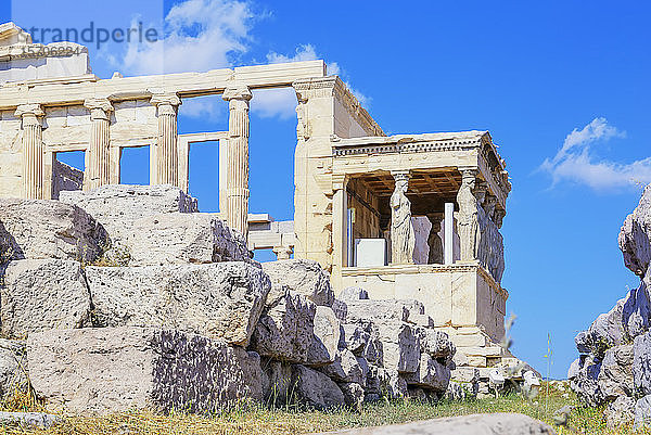 Vorhalle der Karyatiden  Erechtheion-Tempel  Akropolis  UNESCO-Weltkulturerbe  Athen  Griechenland  Europa