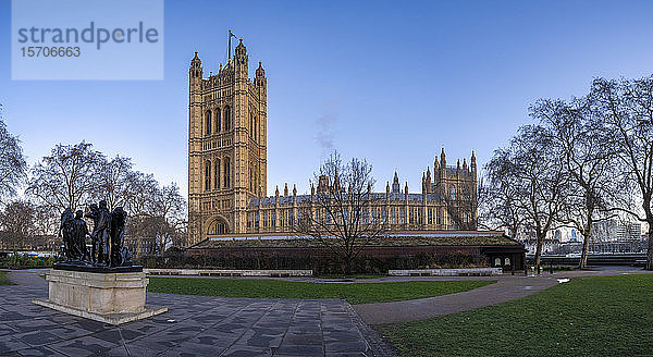Großbritannien  England  London  Victoria Tower Gardens in der Winterdämmerung