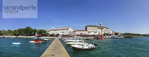 Kroatien  Kvarner-Golf  Krk  Hafen und Boote