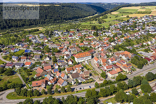 Deutschland  Bayern  Binau  Luftaufnahme einer Stadt auf dem Land