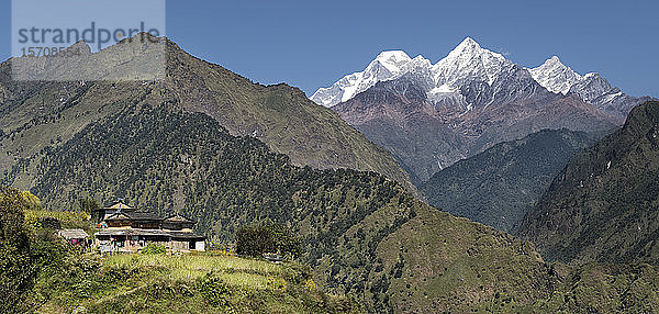 Dobang mit Dhaulagiri I  Dhaulagiri-Rundwanderung  Himalaya  Nepal